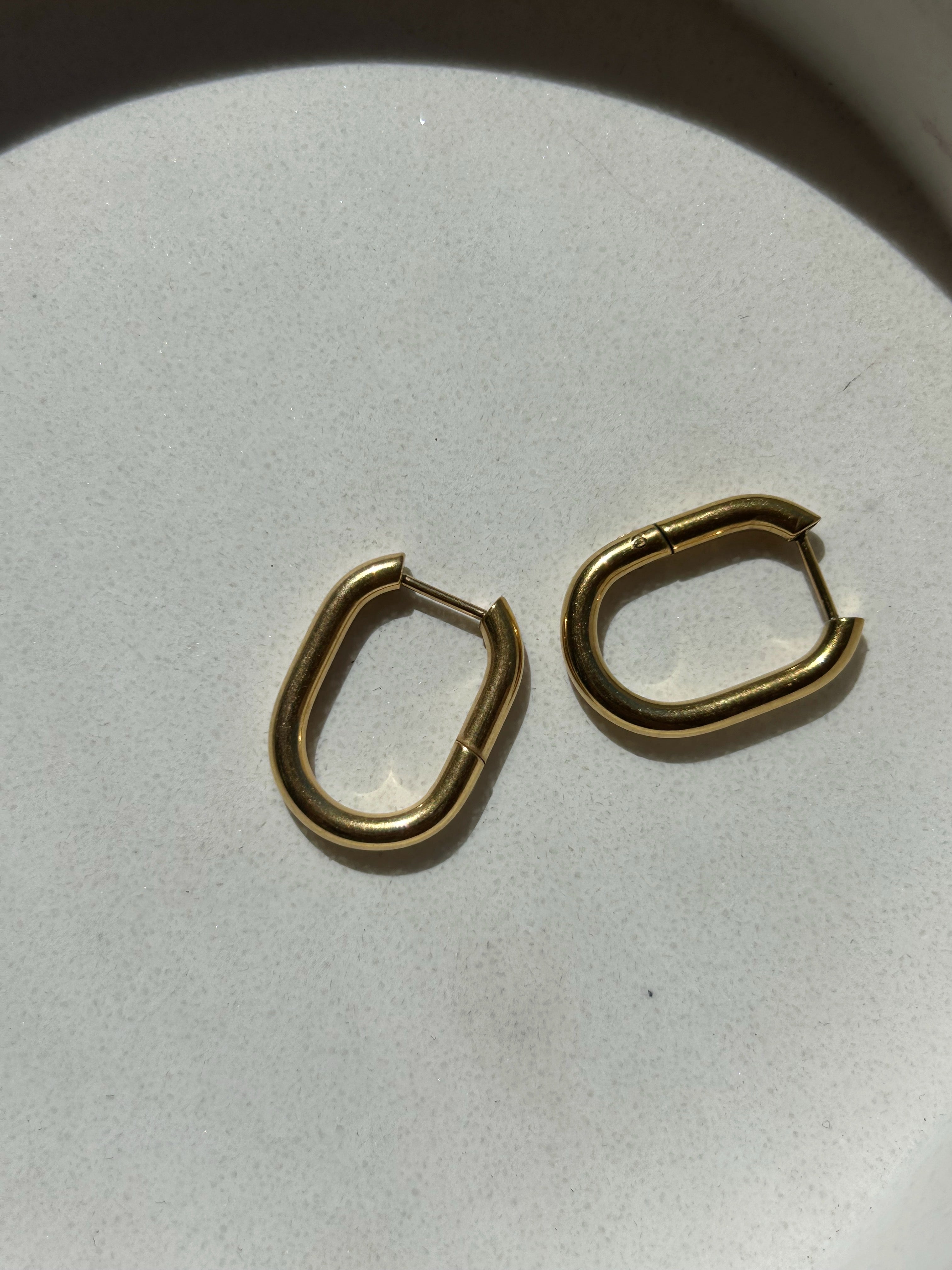 Aretes U Dorado