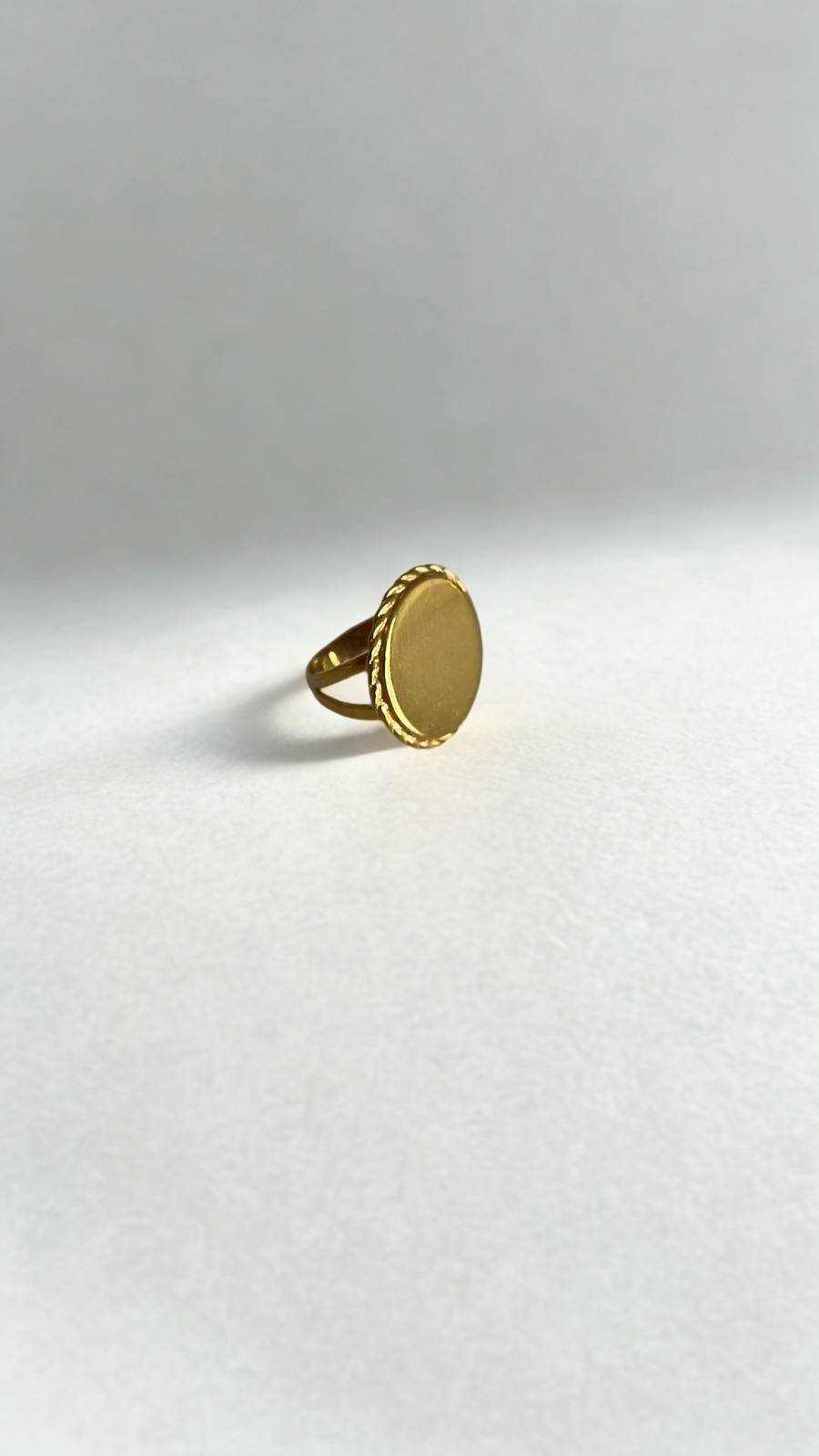 Anillo Lau