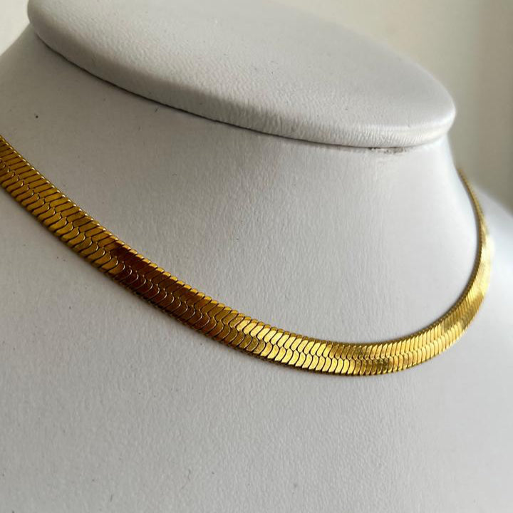 Collar 19