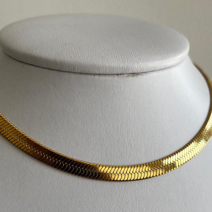 Collar 19